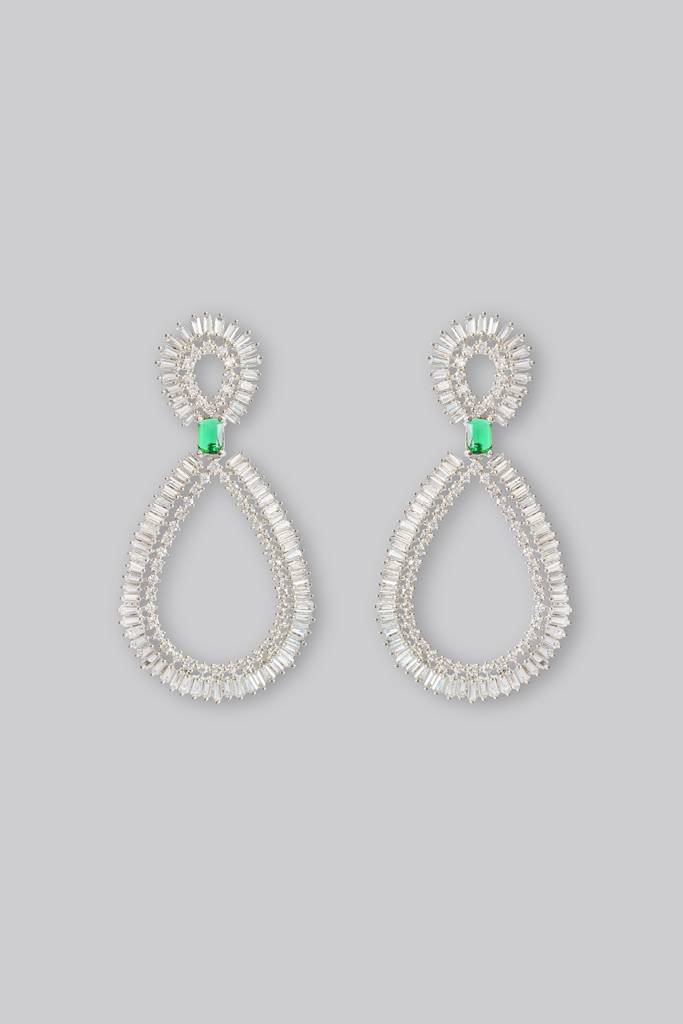 Classic And Elegant Pair Of Diamond Earrings For Womens : ZGRK295