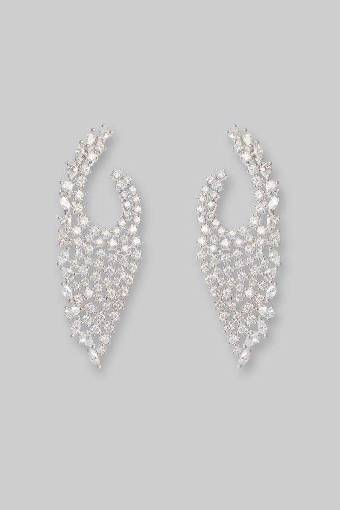 Classic And Elegant Pair Of Diamond Earrings For Women. : ZGRK298