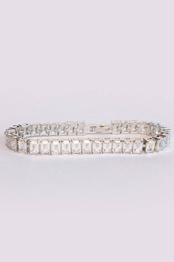 Classic And Stylish Diamond Bracelets. : ZGRK281