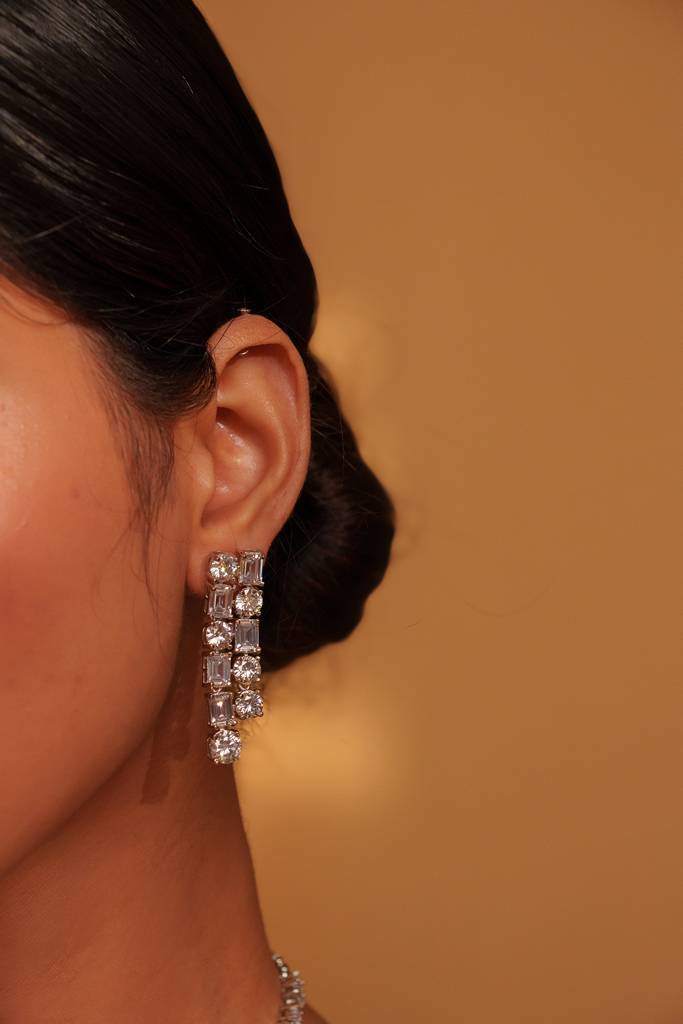 Classic And Elegant Three Line Diamond Necklace With Subtle Pair Of Earrings. : ZGRK276
