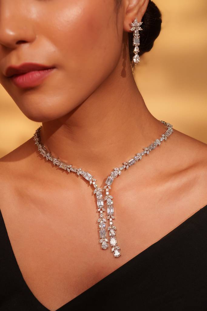 Elegant And Classy Pendant Diamond Necklace Set : ZGRK280