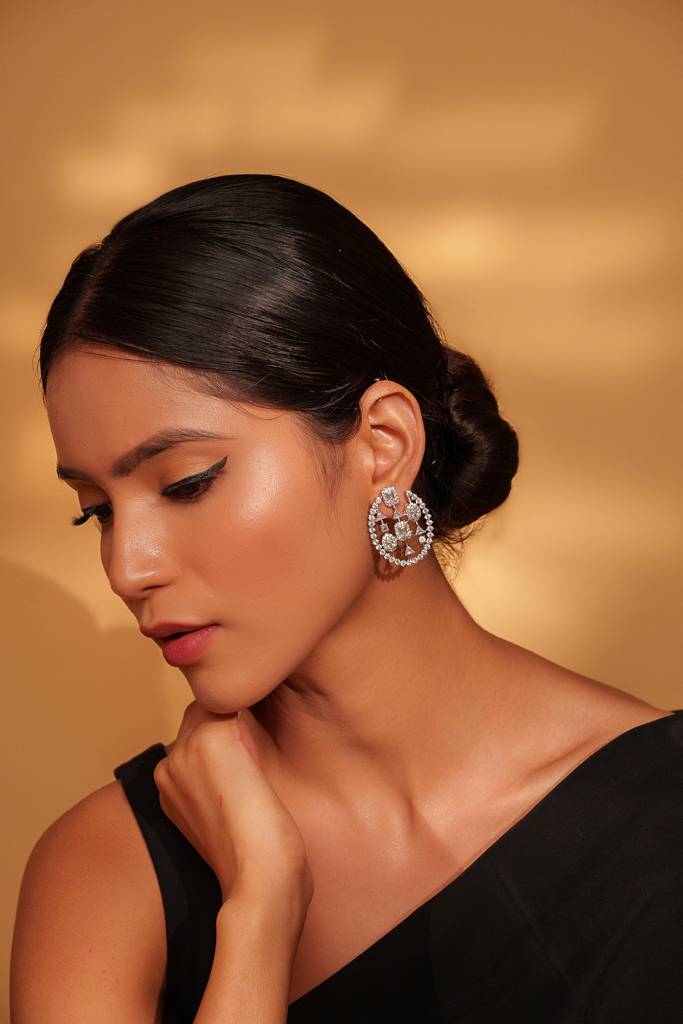Classic And Elegant Pair Of Diamond Earrings For Womens. : ZGRK292