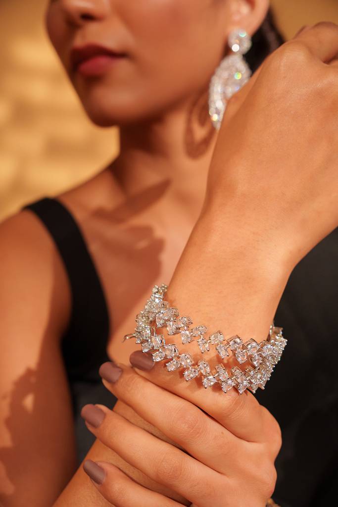 Classic And Stylish Diamond Kadas For Womens. : ZGRK300