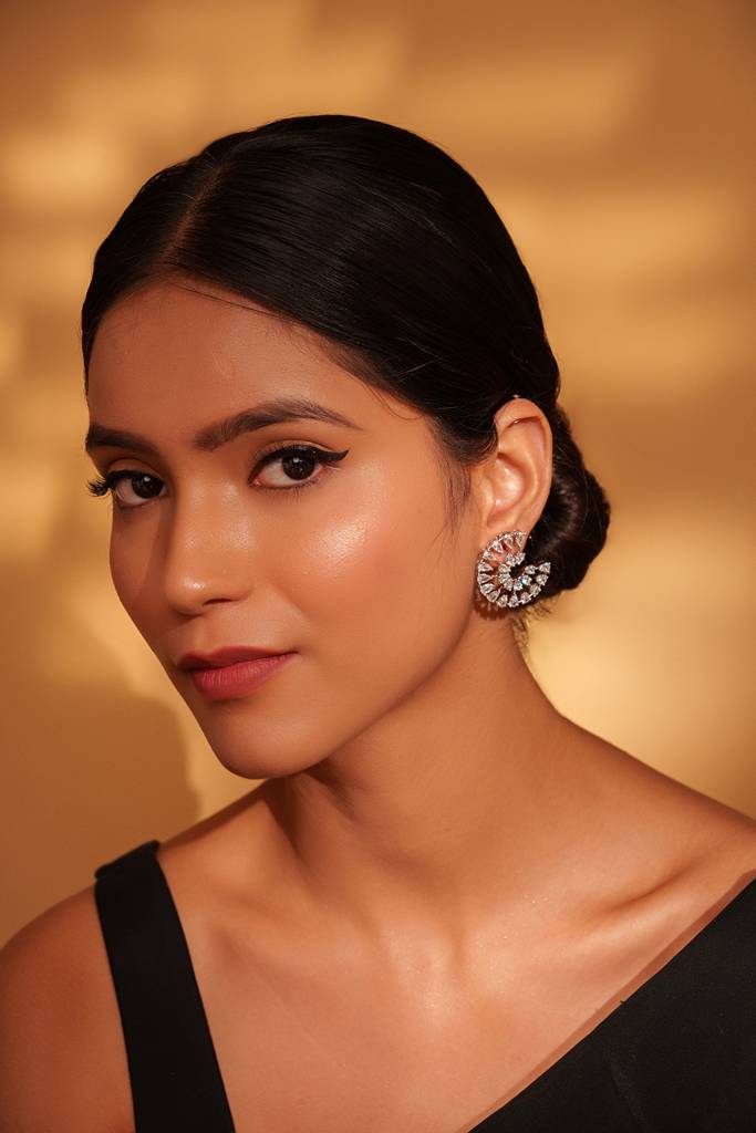 Classic And Elegant Pair Of Diamond Studs For Womens : ZGRK284