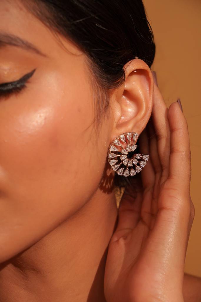 Classic And Elegant Pair Of Diamond Studs For Womens : ZGRK284