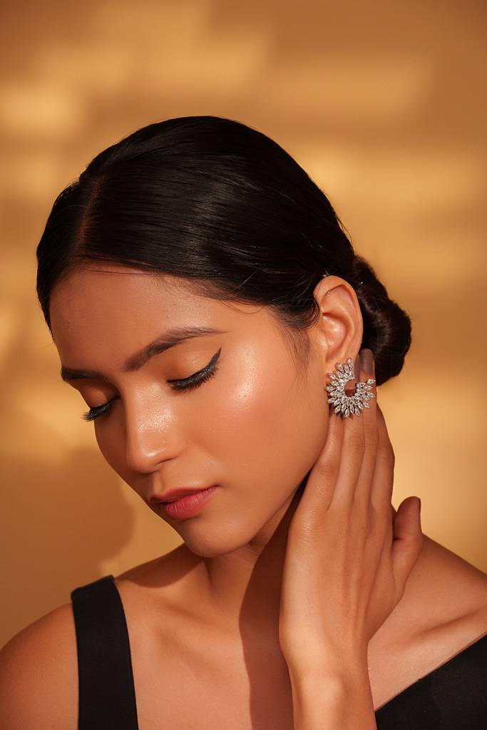 Classic And Elegant Pair Of Diamond Studs For Womens. : ZGRK289