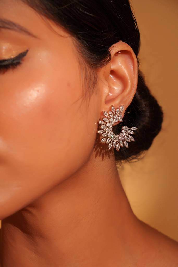 Classic And Elegant Pair Of Diamond Studs For Womens. : ZGRK289