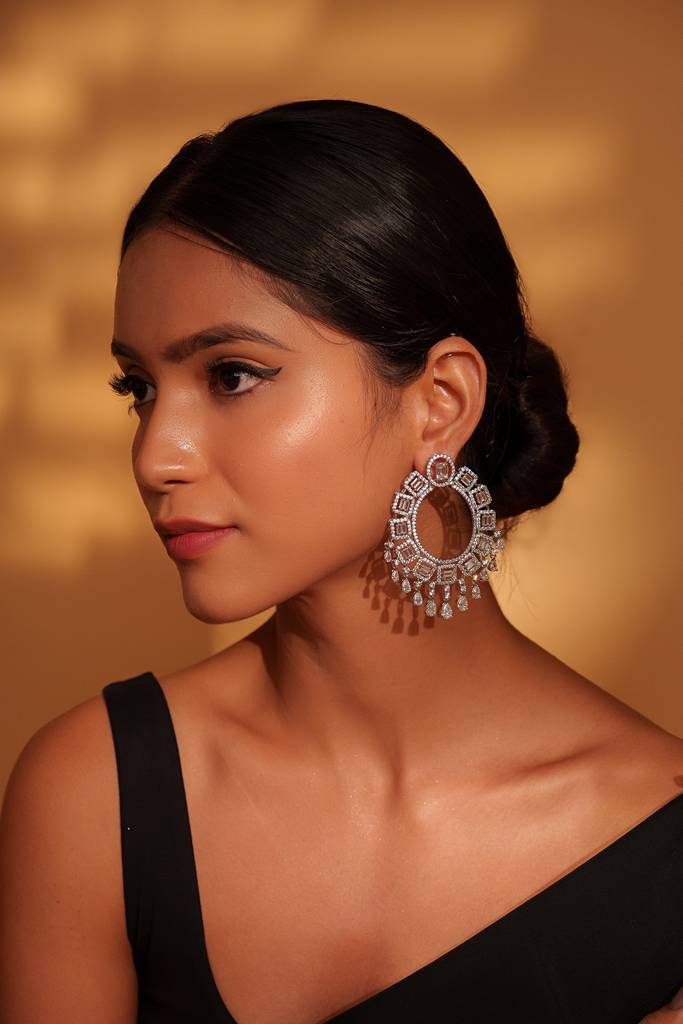 Classic And Elegant Pair Of Diamond Earrings For Women : ZGRK296