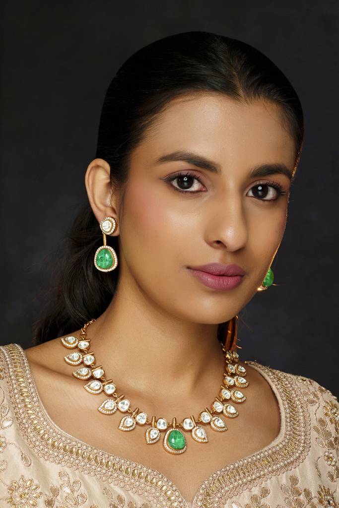 Elegant And Classy Moissanite Set With Green Stone : ZGRR60