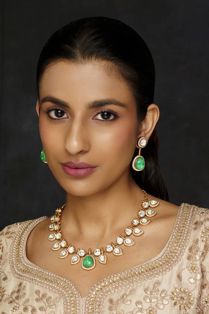 Elegant And Classy Moissanite Set With Green Stone : ZGRR60