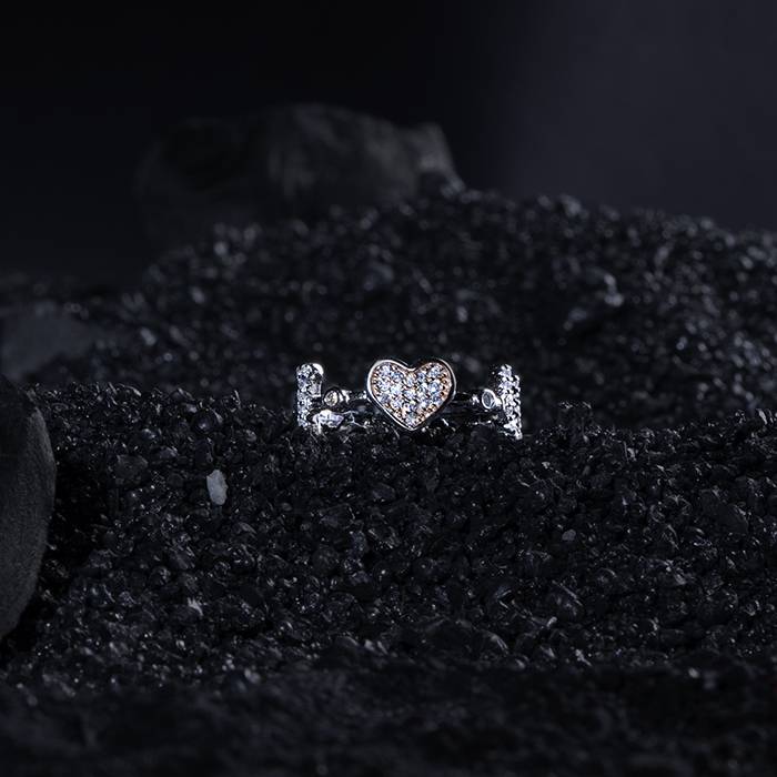 Love Heart-Crafted Silver Ring : LR26