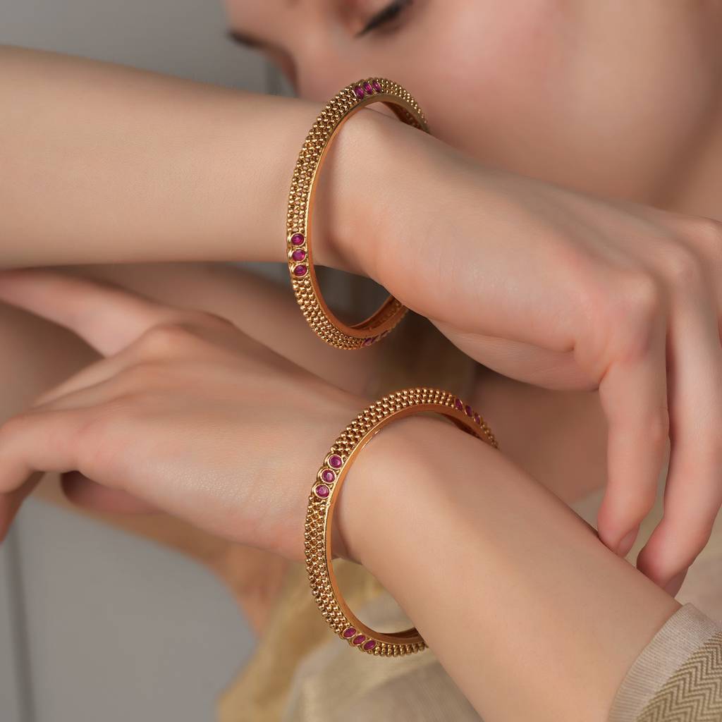 Gorgeous Antique Gold Plated Ruby Bangle Set : SJ317