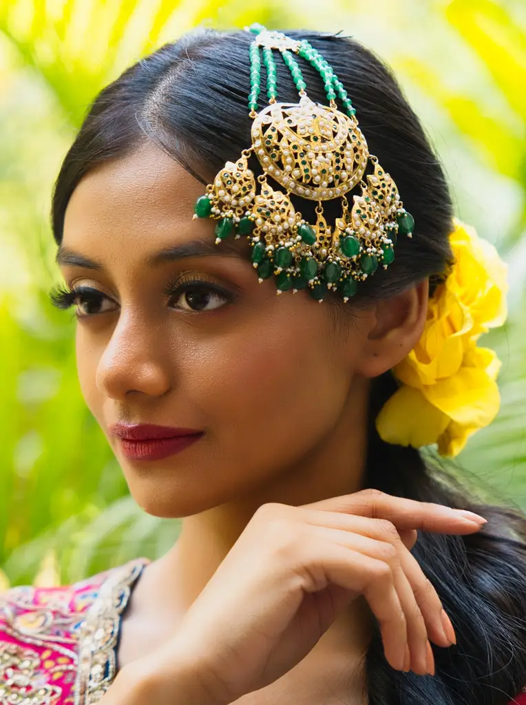 Emerald Toned Jadau Multi-Level Pasa : ASQJ088