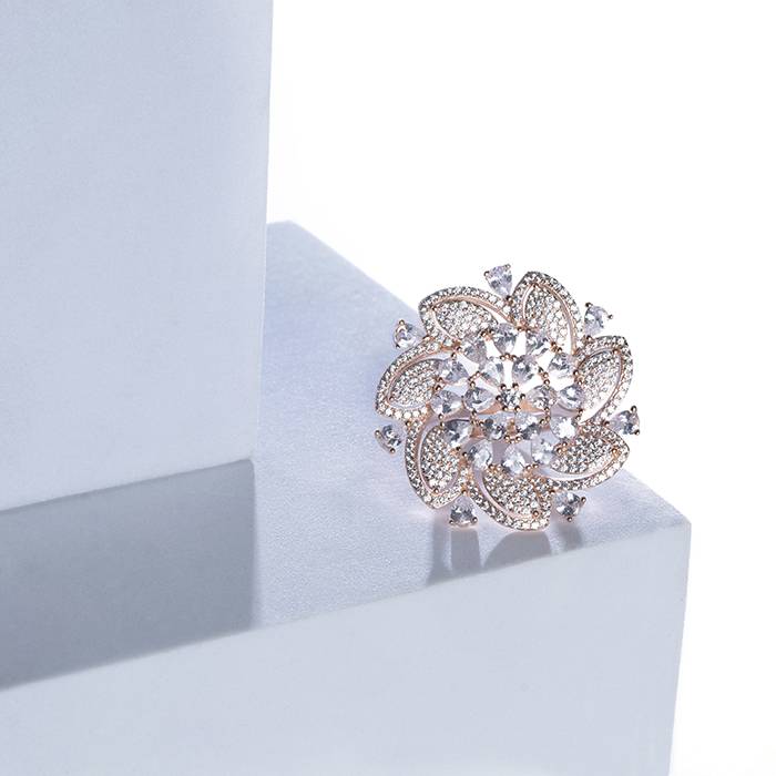 Blossoming Grace Silver Flower Ring : LR458