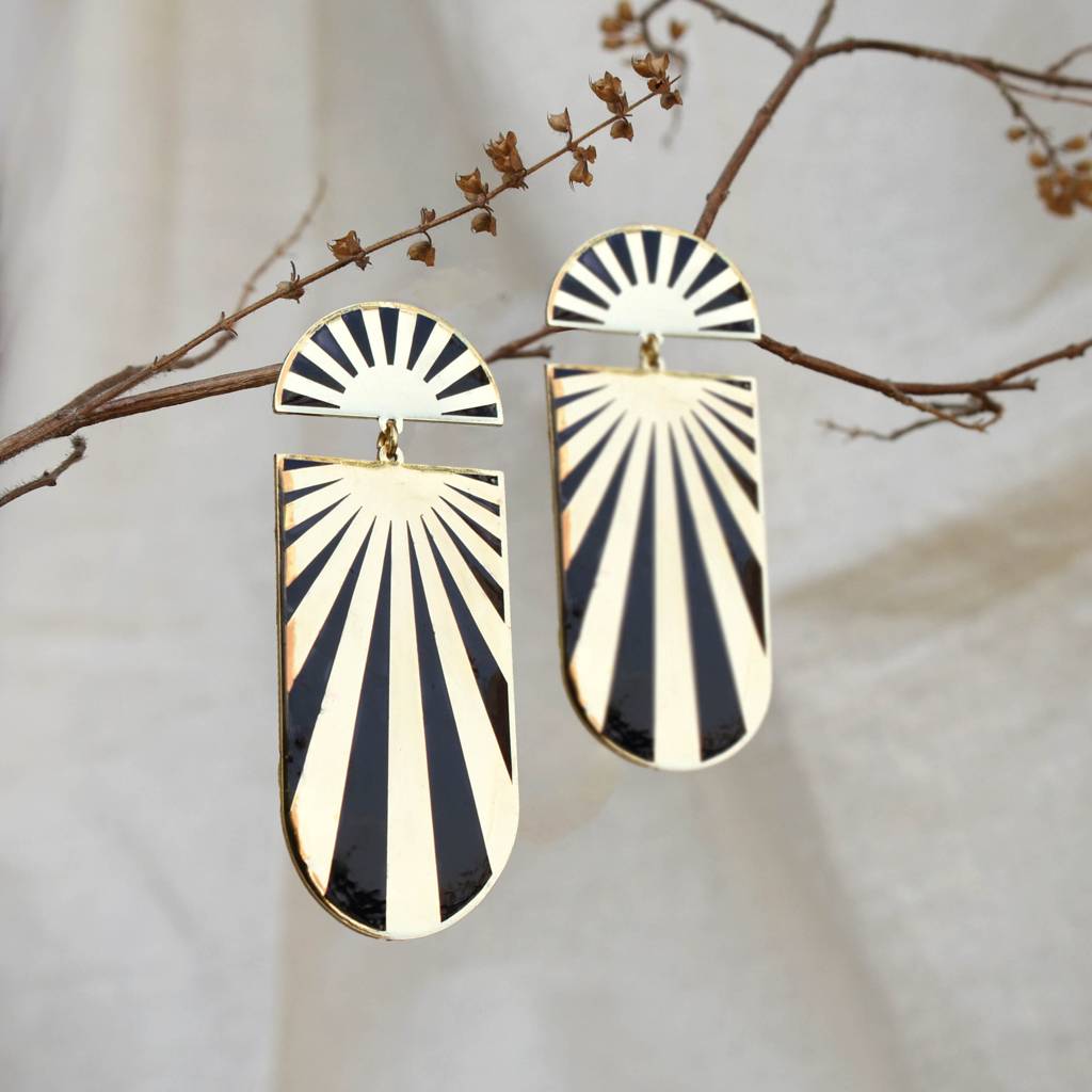 Black Rays Resin Earrings : ACE285