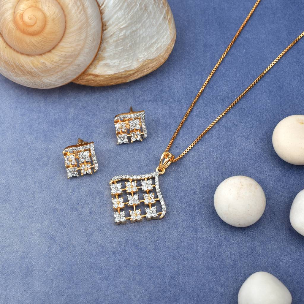 Starlit Elegance Diamond Pendant Set With Chain : PJPENGJCZ163