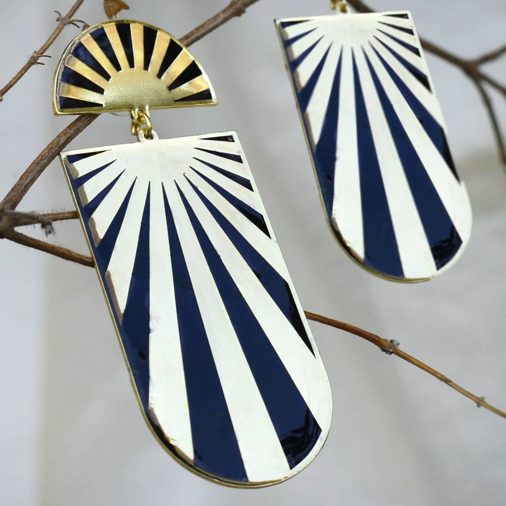 Black Rays Resin Earrings : ACE285