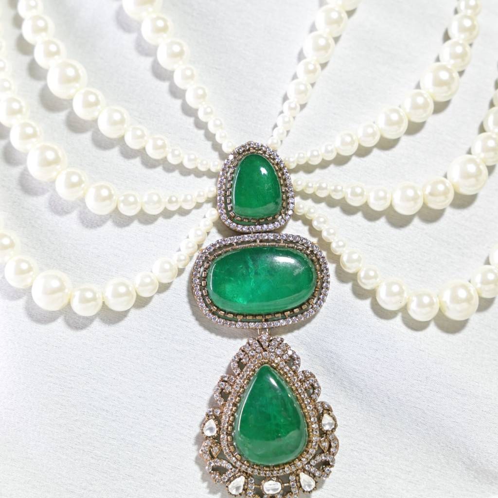 Maharani Javitri Emerald Pearl Premium Layered Long Necklace : NEC0034