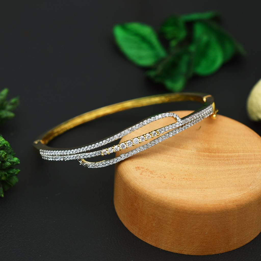 Gold Plated Zircon Studded Bracelet With Adjustable Lock System : PJBRCGJCZ10