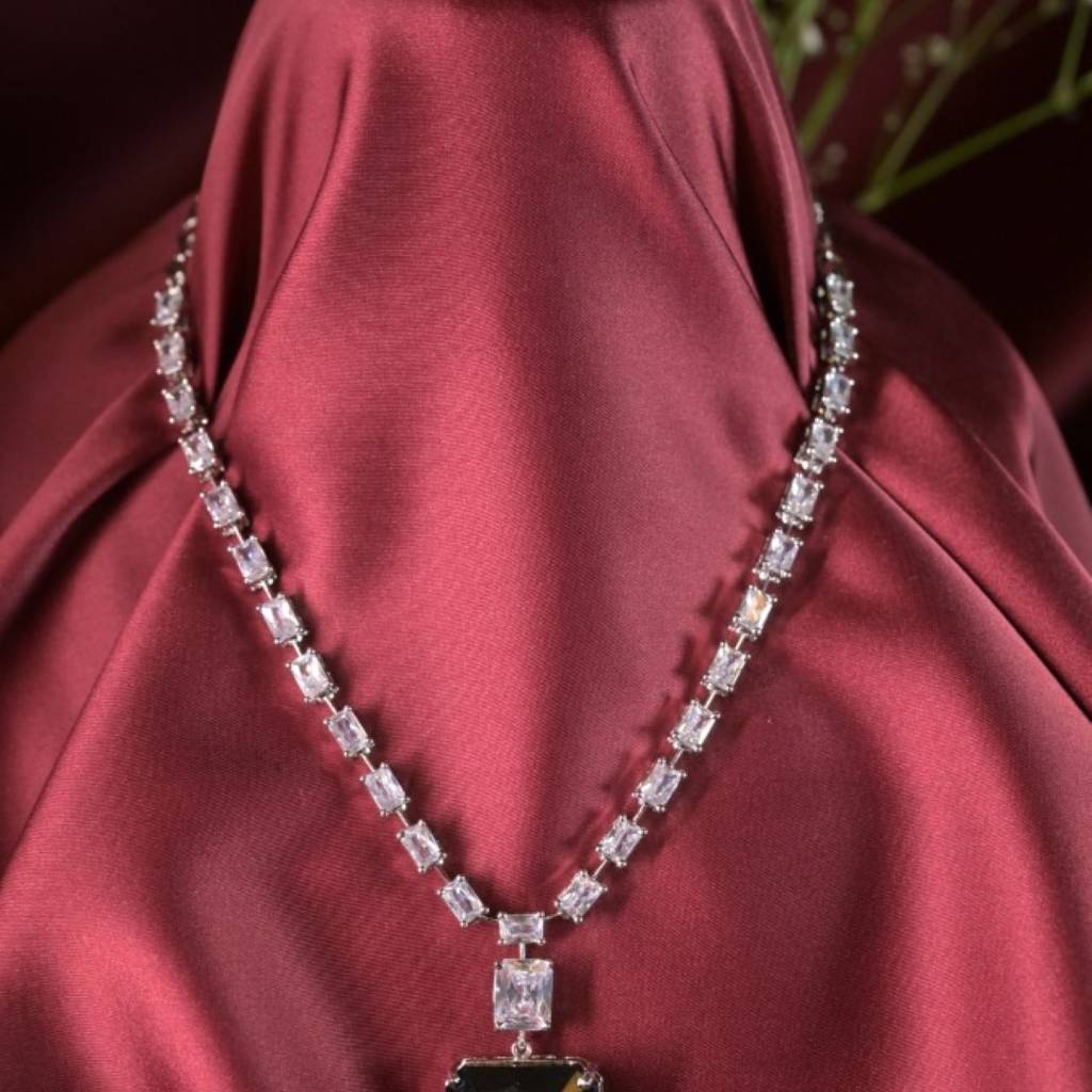 Anarkali Elegance Square Pendant Diamond Necklace : NEC0028