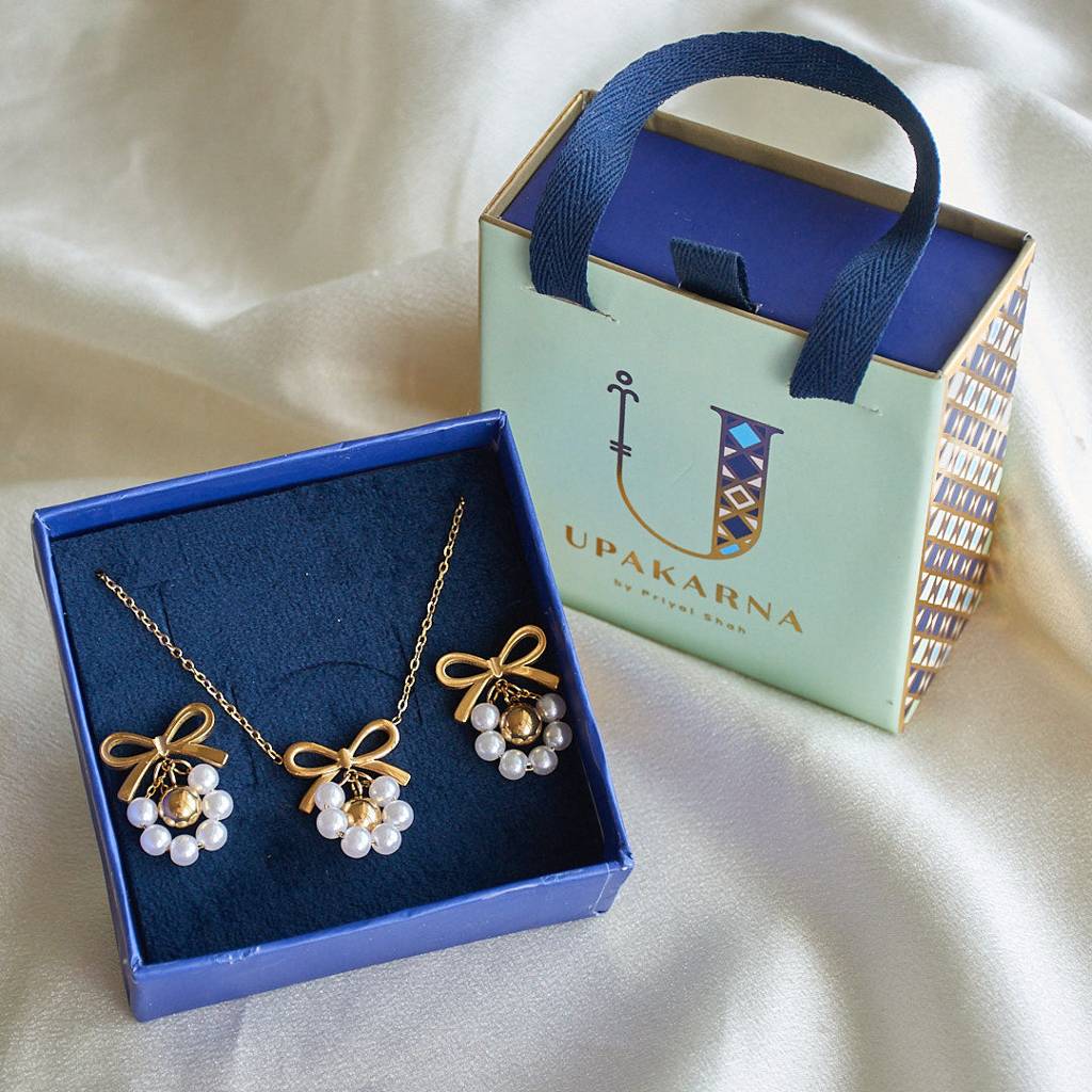 Pearl-Bow-Charm-Necklace-Set : NG376