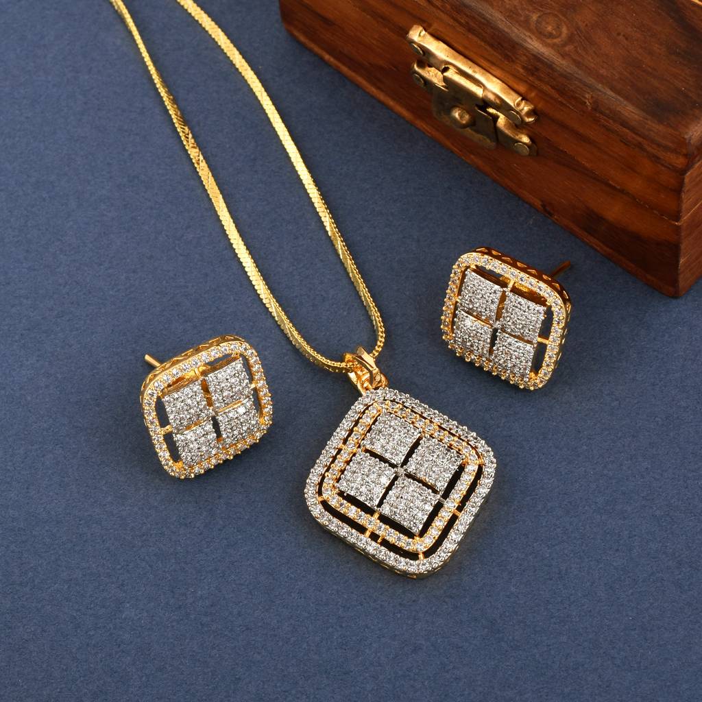 Eternal Aura Zircon Pendant Set With Chain : PJPENGJCZ23