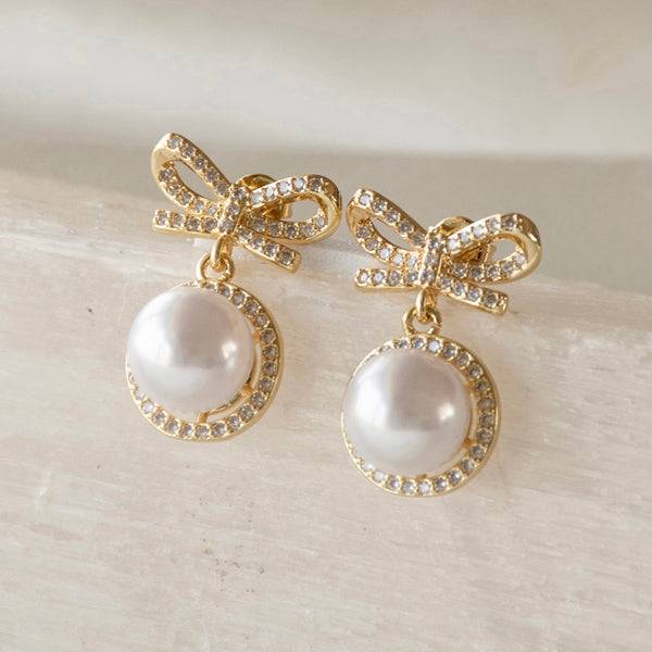 Pearl-Bow-Diamond-Earrings : E551