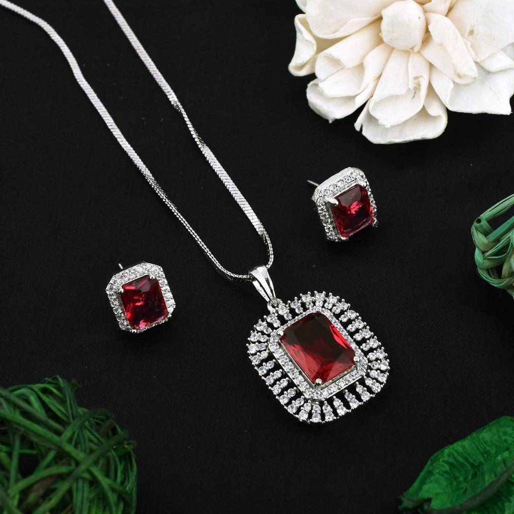 Majestic Garnet Cascade Pendant Set With Chain And Earrings : PJPENWHGCZ57