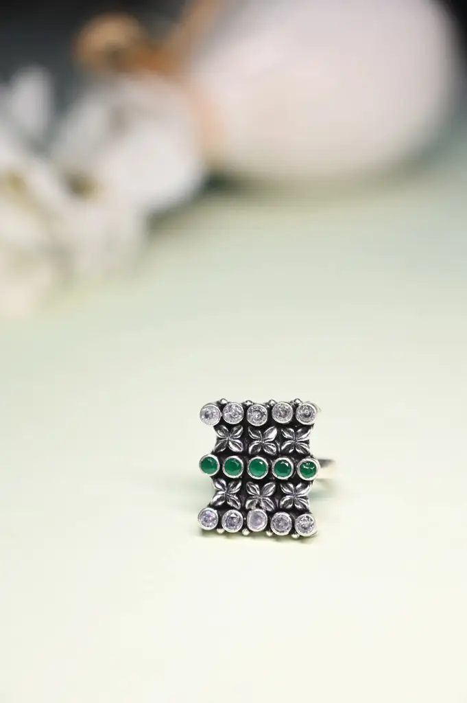Vintage Green Scintillating Ring | Vintage Green Scintillating Ring ...