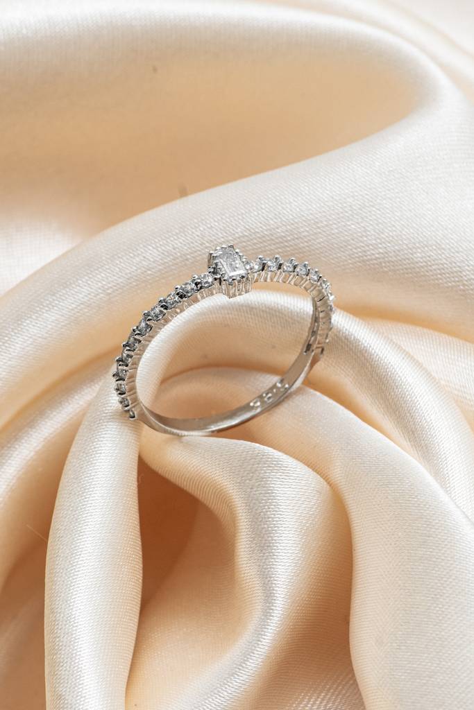 Eterna Glow Ring : R09