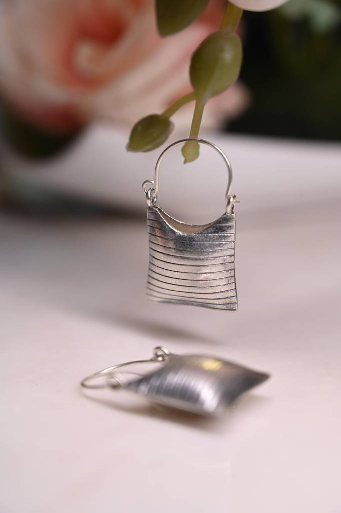 Khia Miniature Bag Hoops : KER266