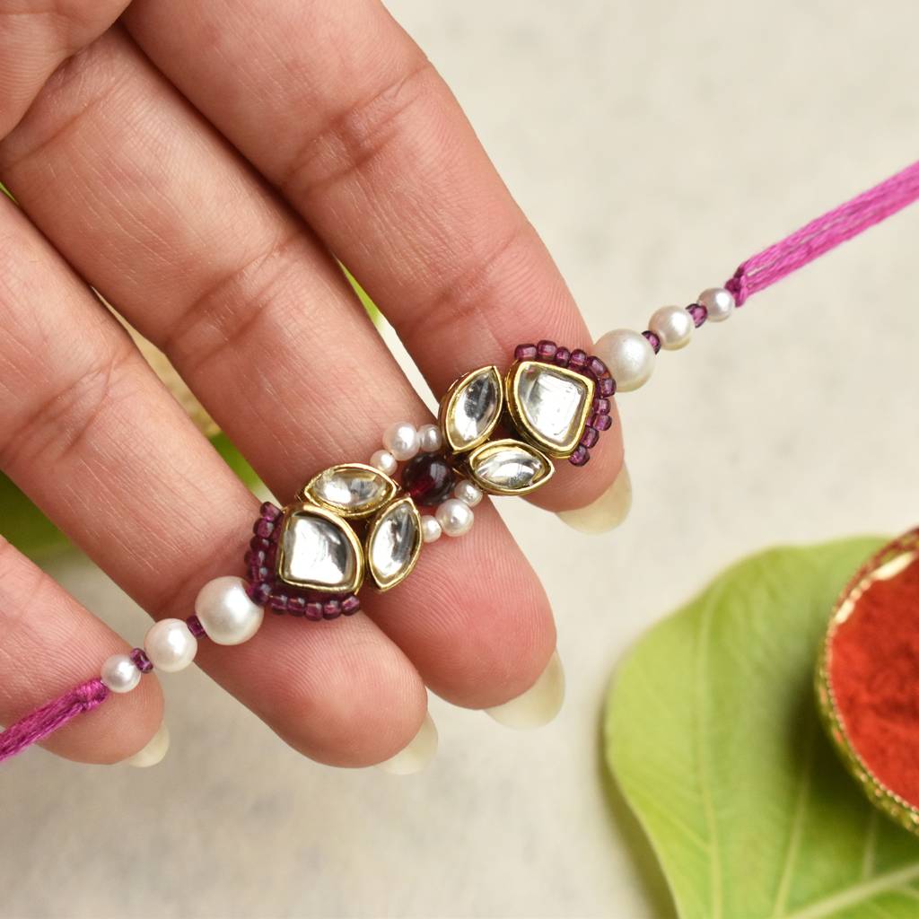 Kundan Noor Rakhi With Roli Chawal Capsules : ACJR096