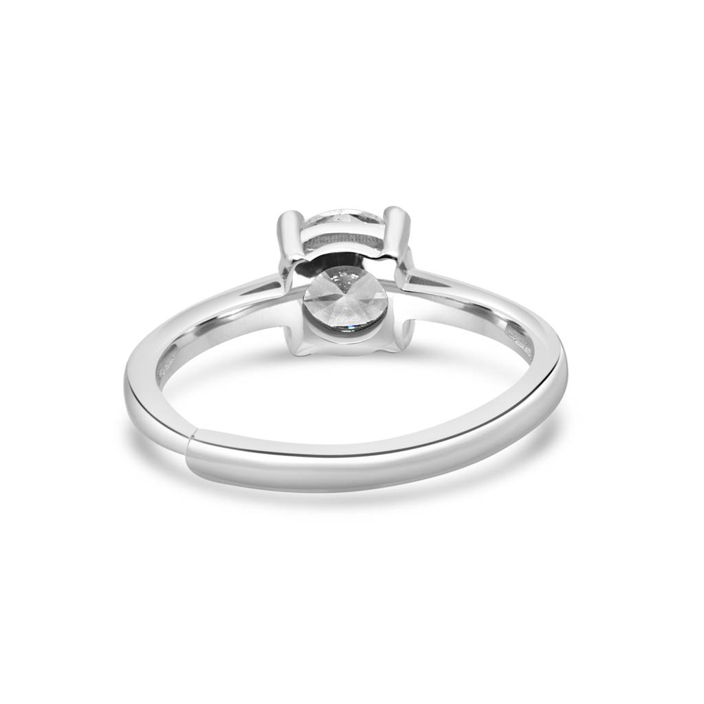 Sophisticated 925 Sterling Silver Bold Ring With Sparkling Zircon Stones For Maximum Impact : LR1208