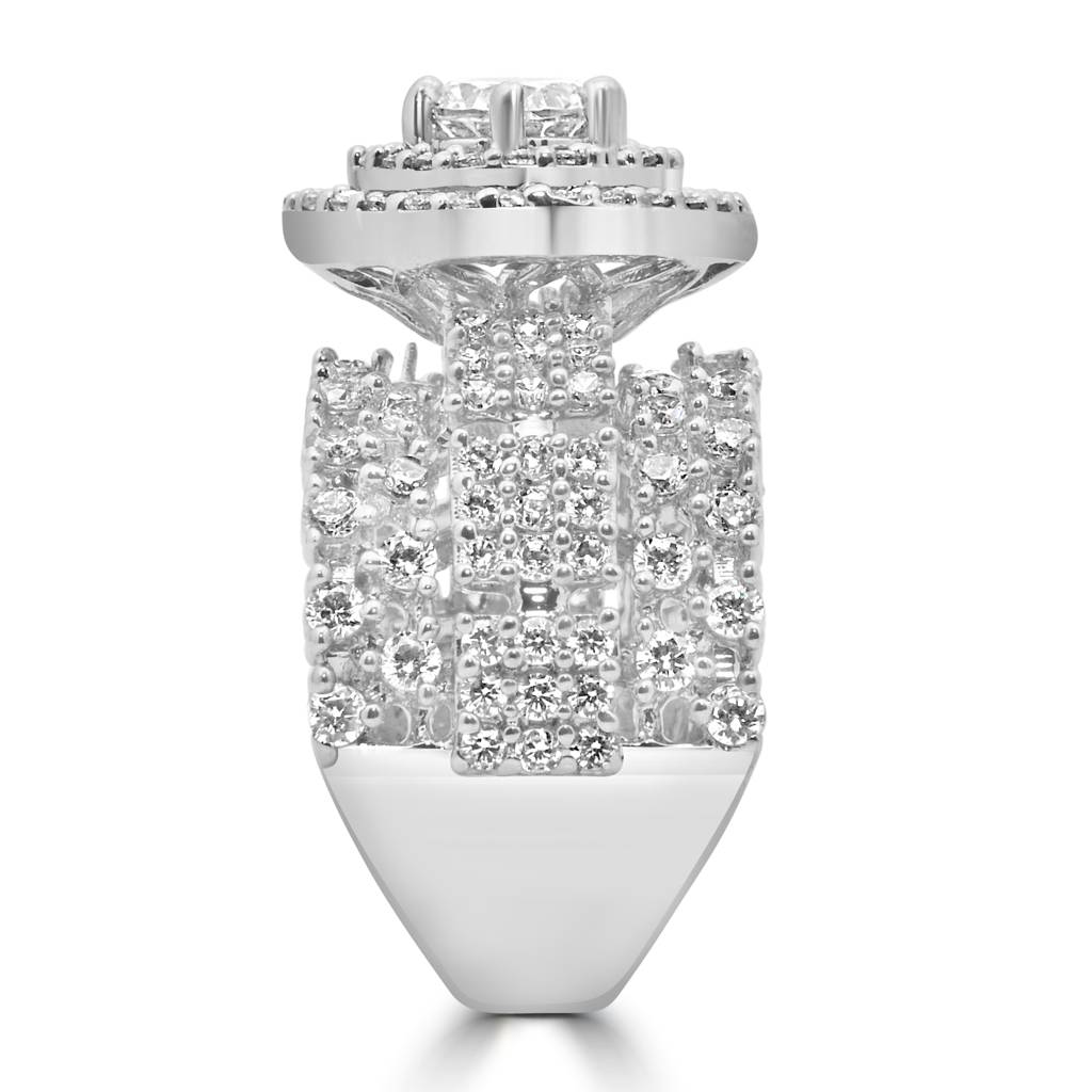 Timeless 925 Sterling Silver Zircon-Studded Statement Ring For A Bold Fashion Statement : LR1209