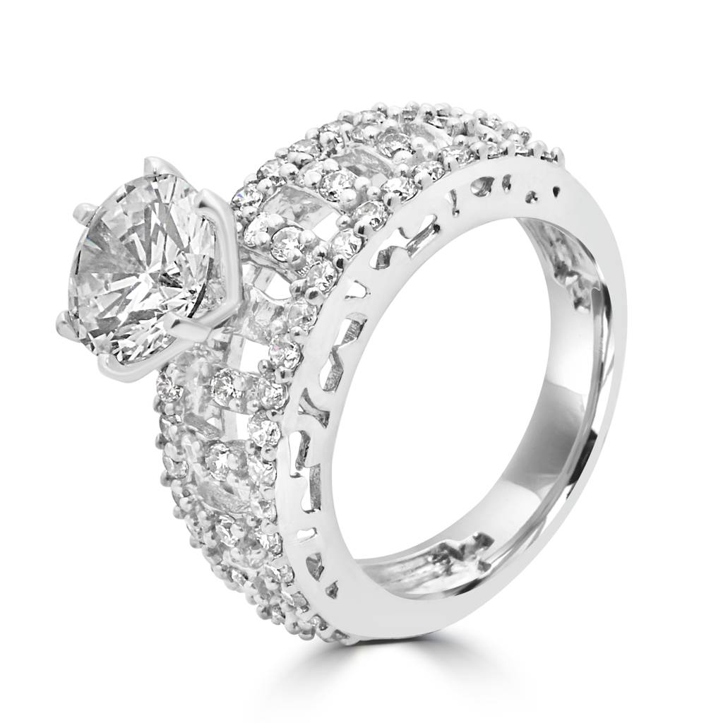 Modern 925 Sterling Silver Statement Ring With Brilliant Zircon Accents For Ultimate Elegance : LR1214
