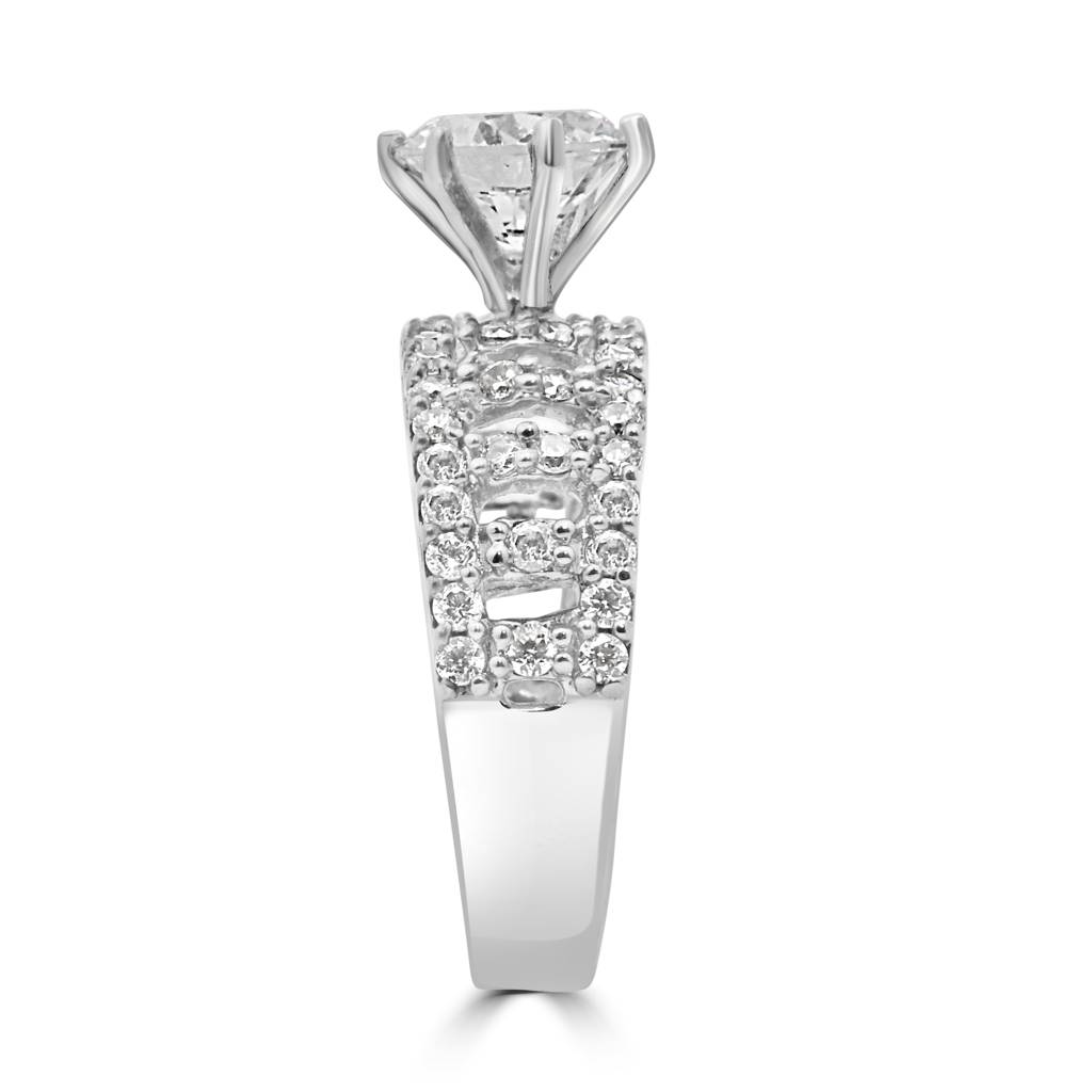 Modern 925 Sterling Silver Statement Ring With Brilliant Zircon Accents For Ultimate Elegance : LR1214