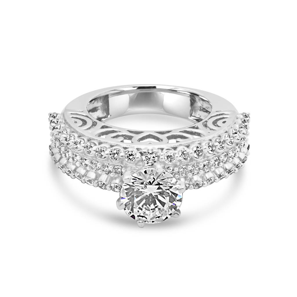 Luxury 925 Sterling Silver Ring With Bold Zircon Stones Designed For A Timeless Statement : LR1215