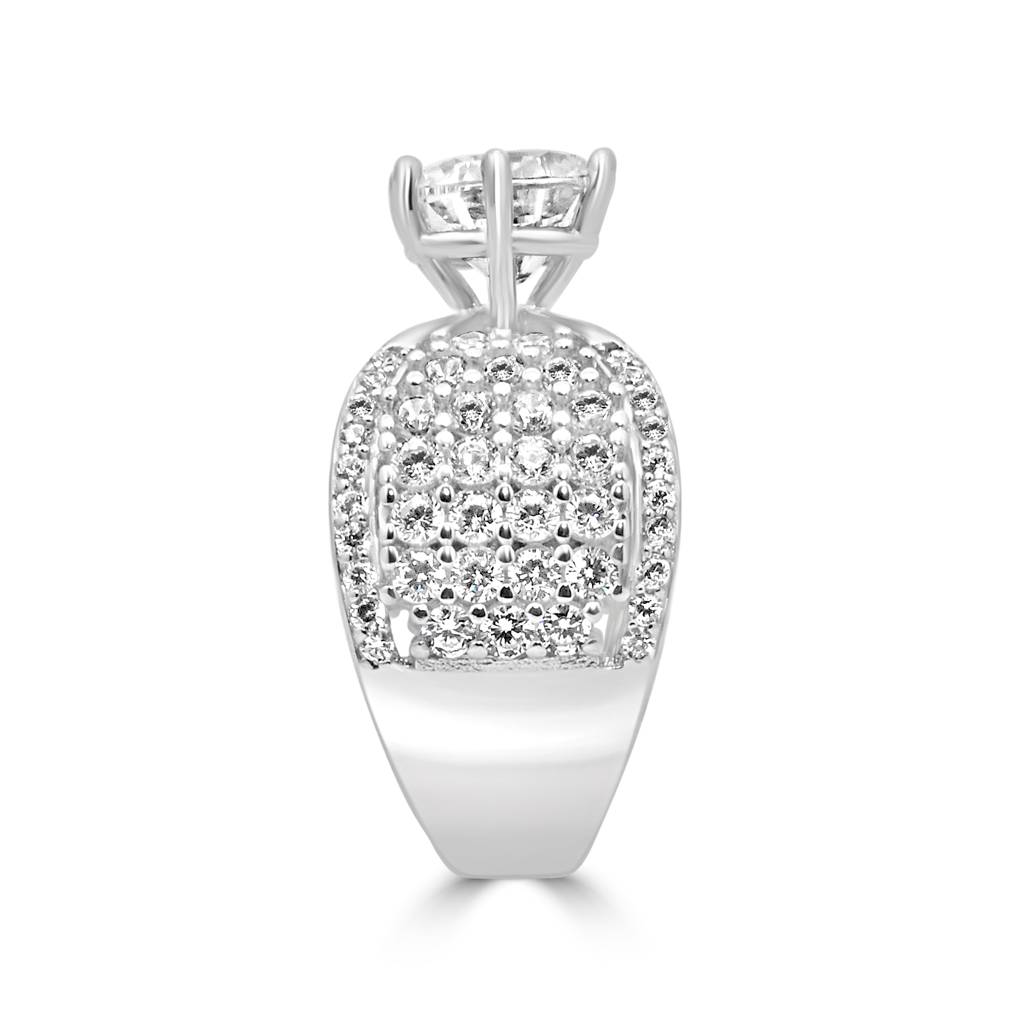 Sparkling 925 Sterling Silver Statement Ring With Bold Zircon Stones For A Dazzling Finish : LR1224