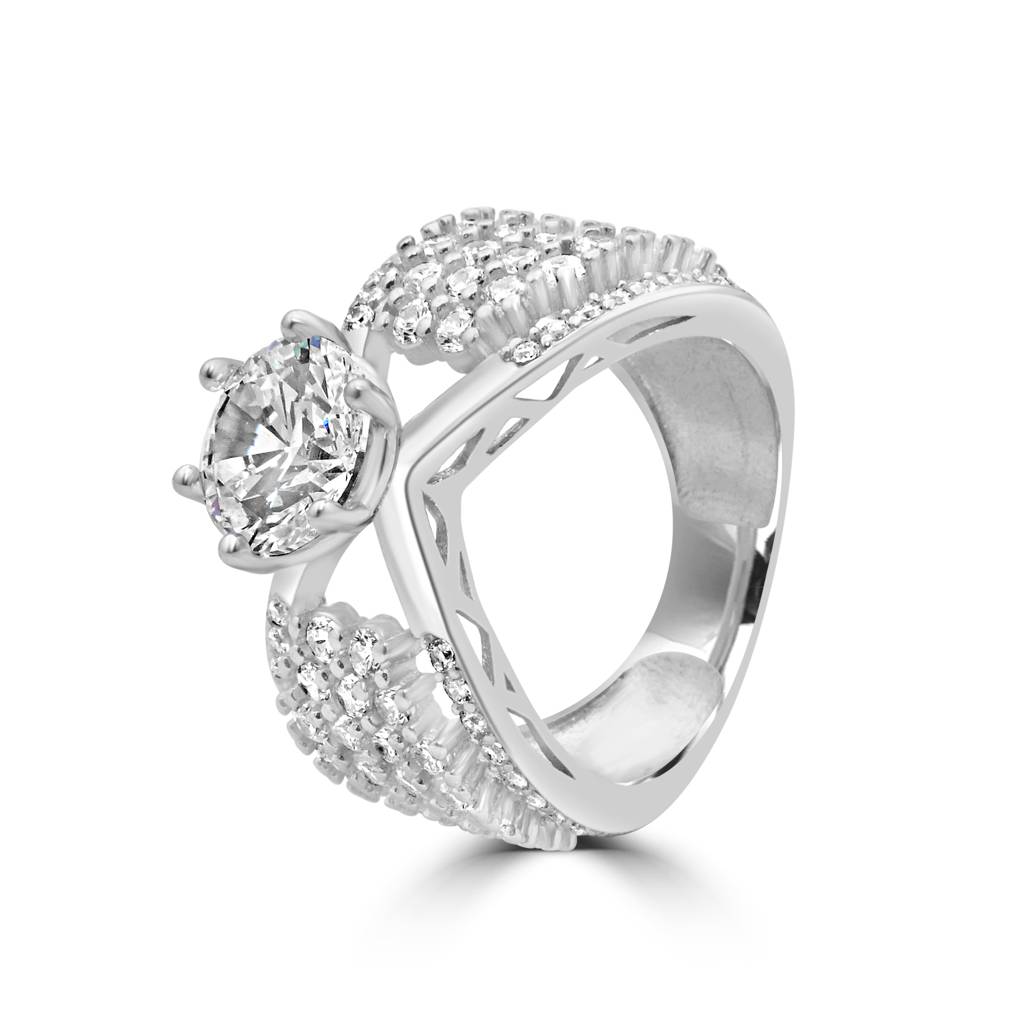 Sparkling 925 Sterling Silver Statement Ring With Bold Zircon Stones For A Dazzling Finish : LR1224