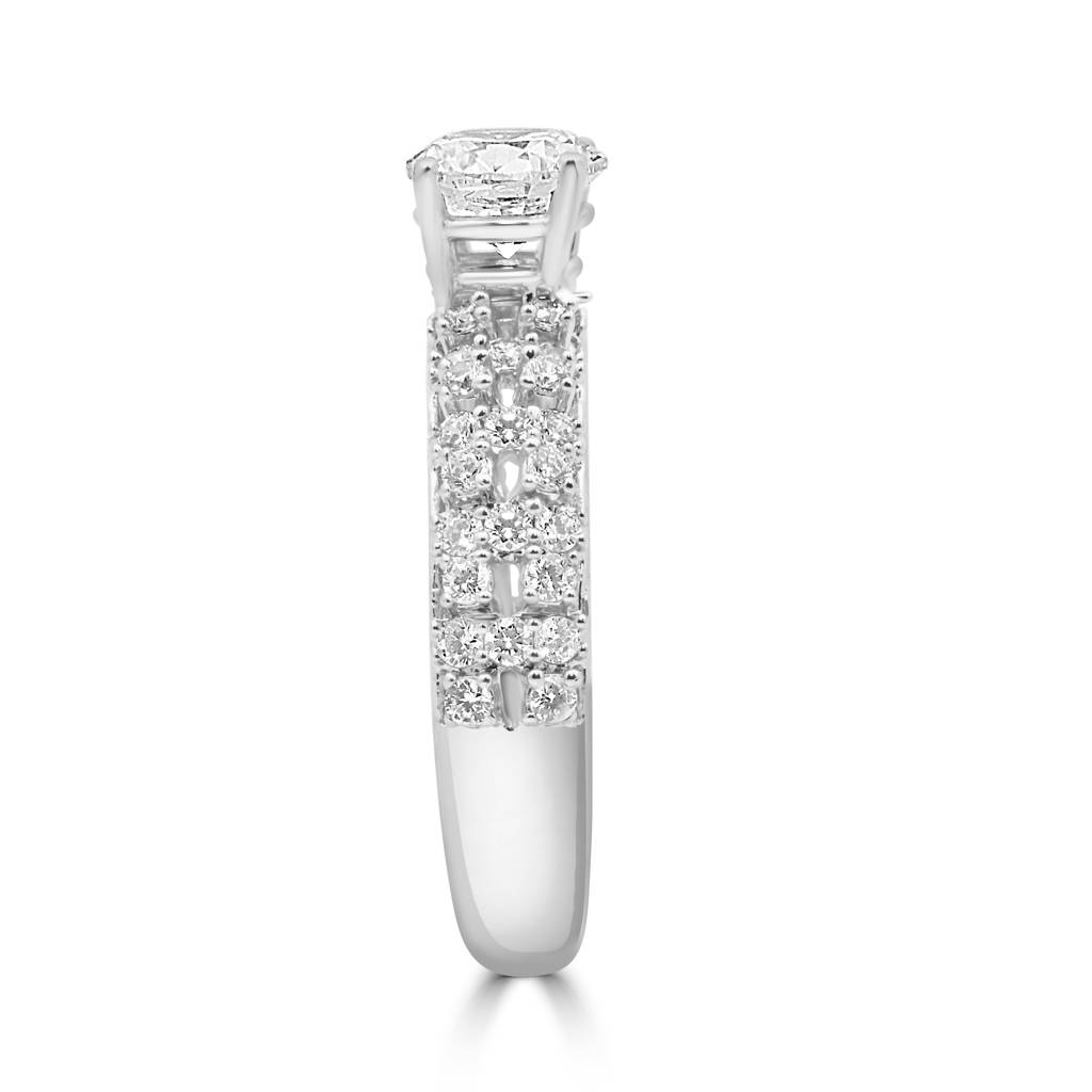925 Sterling Silver Bold Ring With Zircon Stones For A Contemporary And Glamorous Style : LR1216