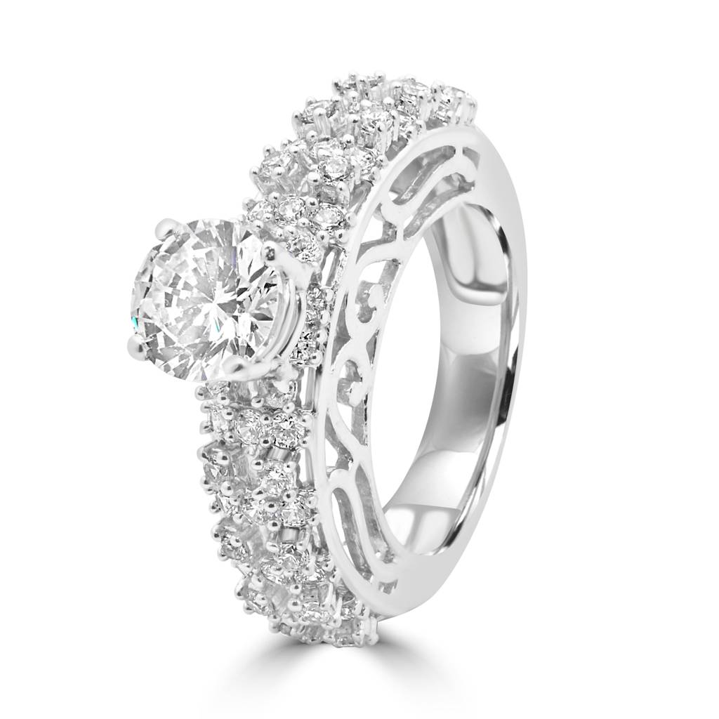 925 Sterling Silver Bold Ring With Zircon Stones For A Contemporary And Glamorous Style : LR1216