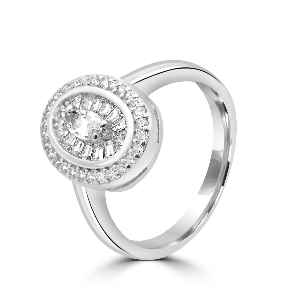 Bold And Beautiful 925 Sterling Silver Ring With Zircon Stones For An Elegant, Dazzling Effect : LR1228