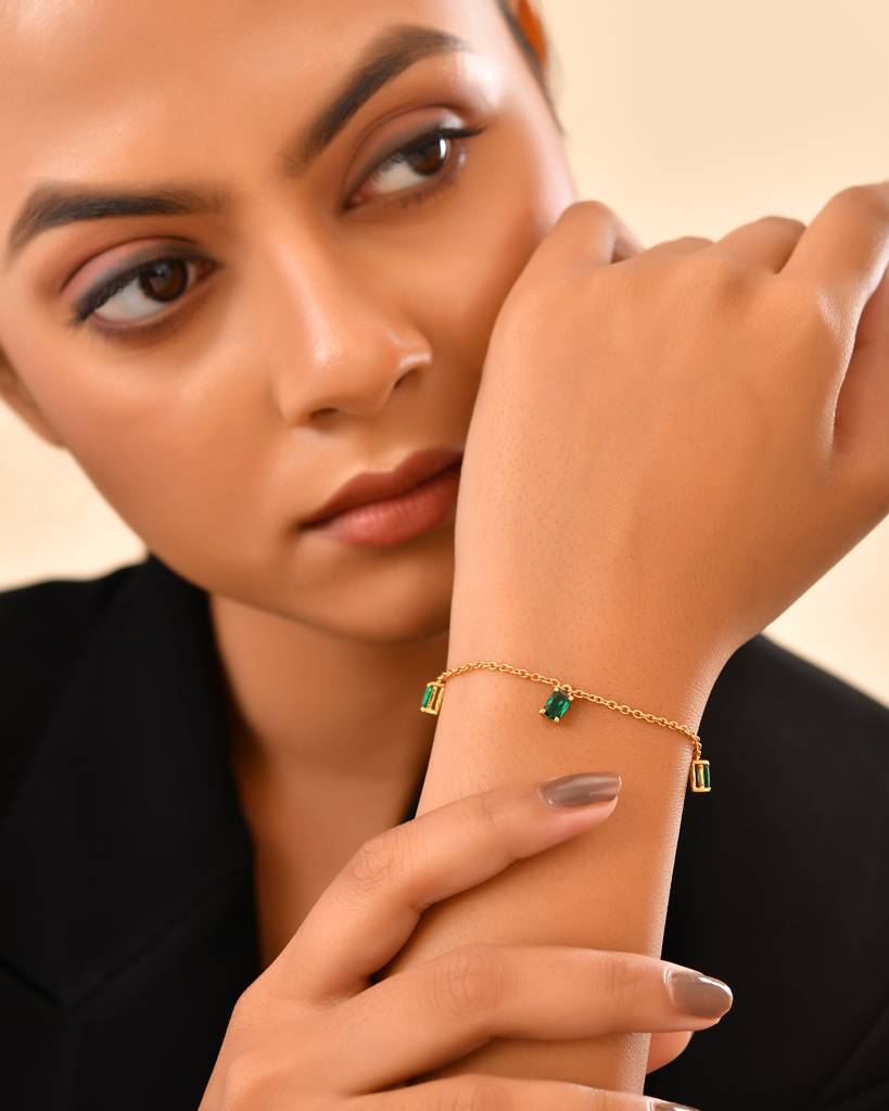 Elegant Green Gemstone Chain Bracelet : JEW-BRC-GLD-001