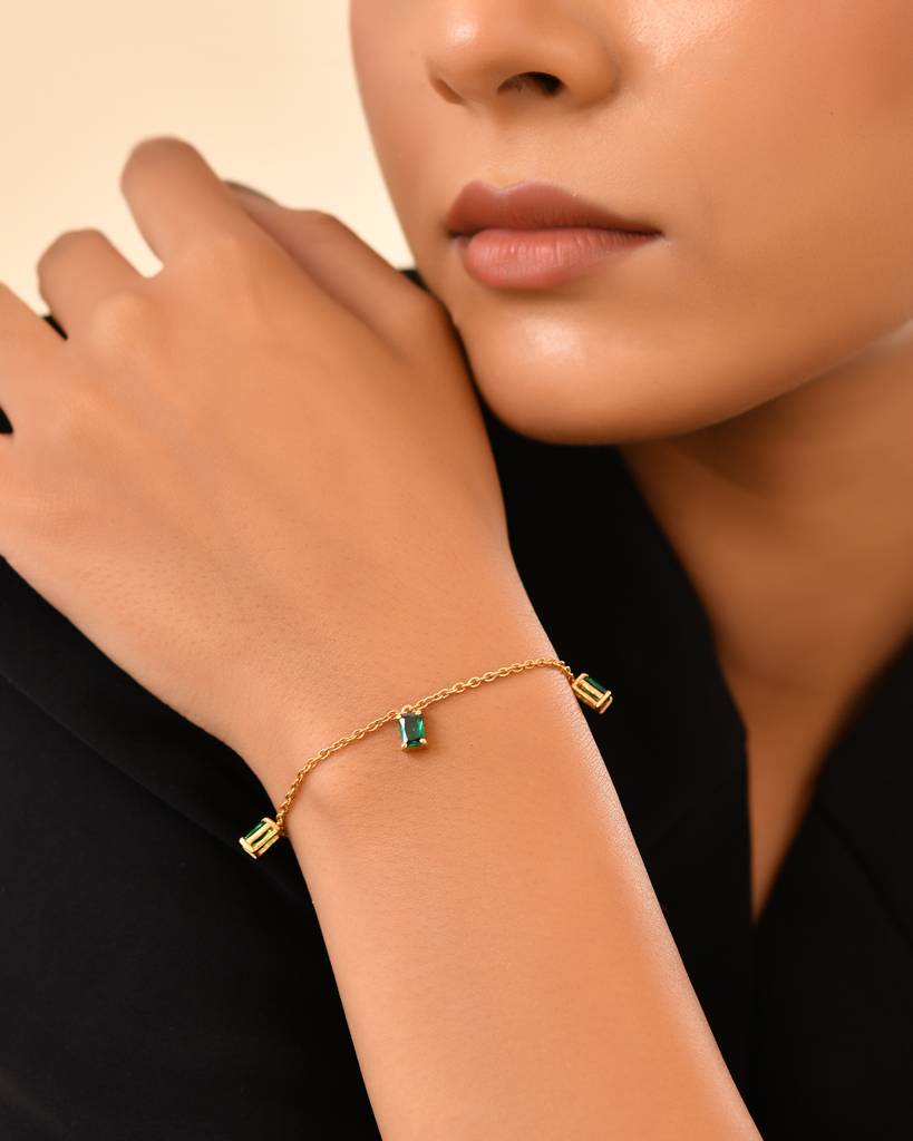 Elegant Green Gemstone Chain Bracelet : JEW-BRC-GLD-001