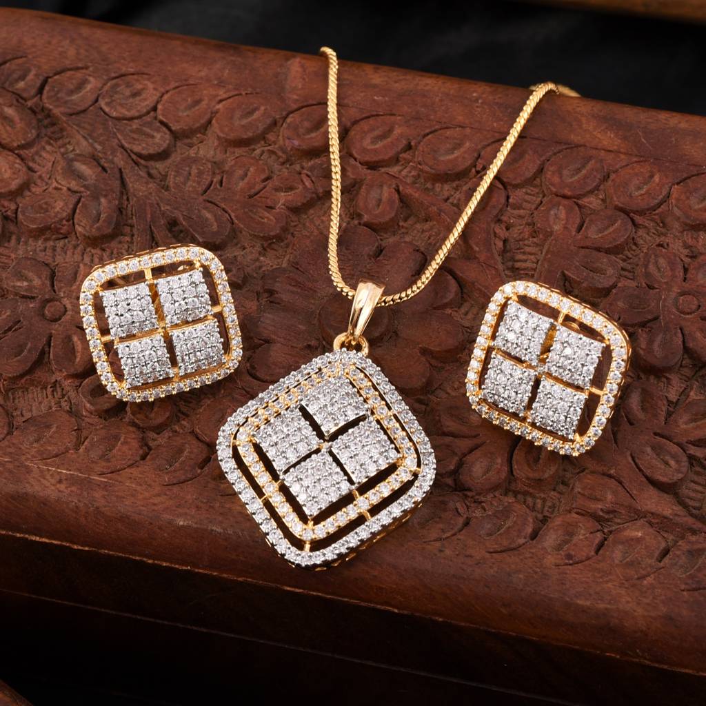 Eternal Aura Zircon Pendant Set With Chain : PJPENGJCZ23