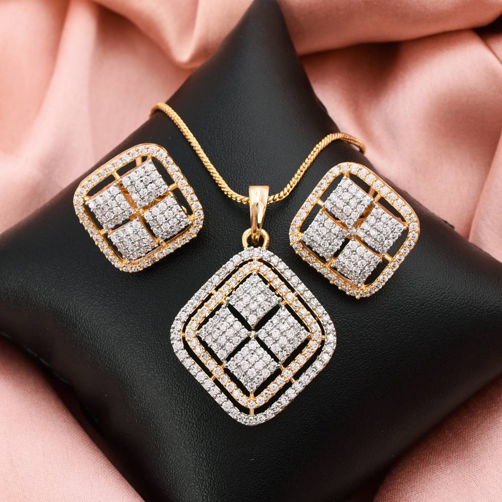 Eternal Aura Zircon Pendant Set With Chain : PJPENGJCZ23