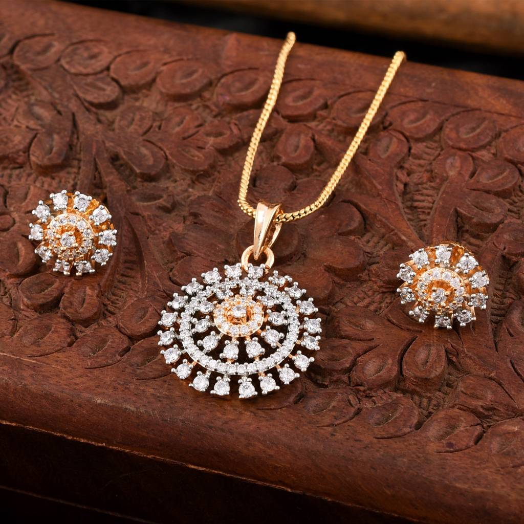Golden Stardust Elegance Pendant Set With Chain And Earrings : PJPENGJCZ24