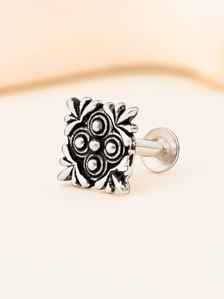 Oxidised Square Floral Silver Nose Pin : DVNP2459