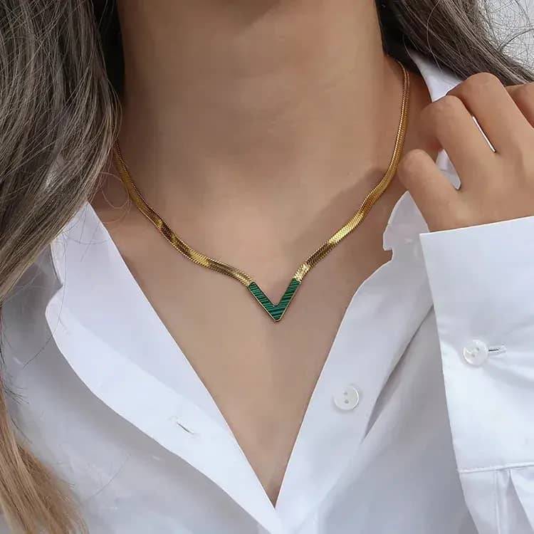 Dainty V Shape Snake Necklace - Green : TAA-9708569952534-NECKLACE