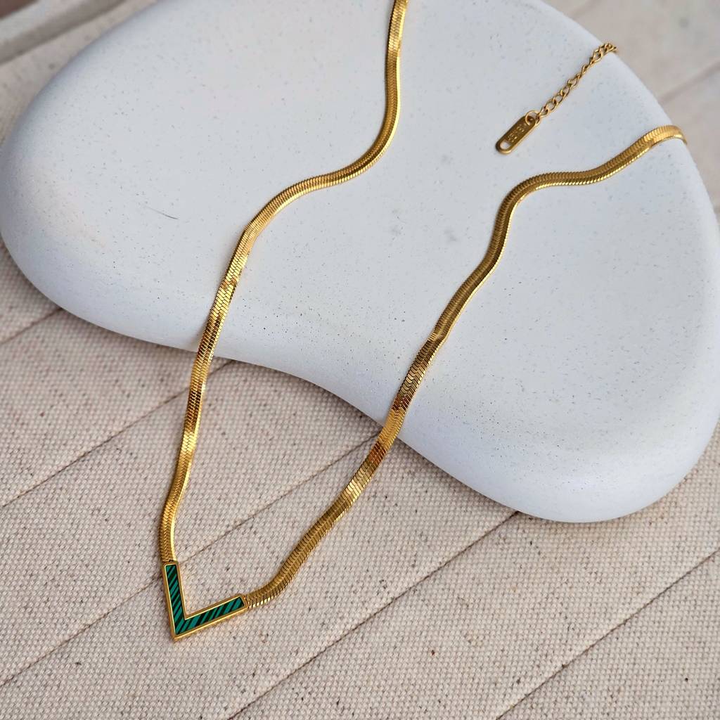Dainty V Shape Snake Necklace - Green : TAA-9708569952534-NECKLACE